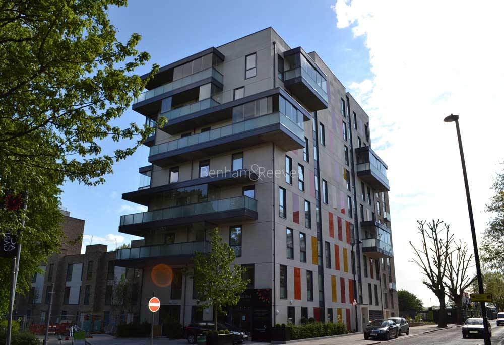 Exterior view of Acton Gardens Image 1