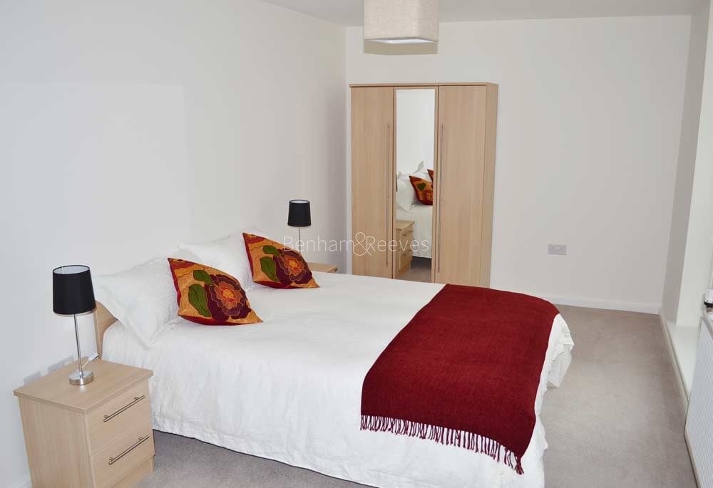 Bedroom view of Acton Gardens Image 1