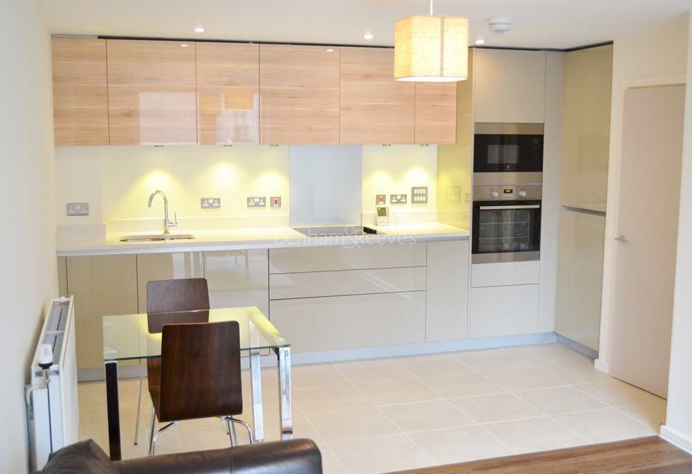 Kitchen view of Acton Gardens Image 1