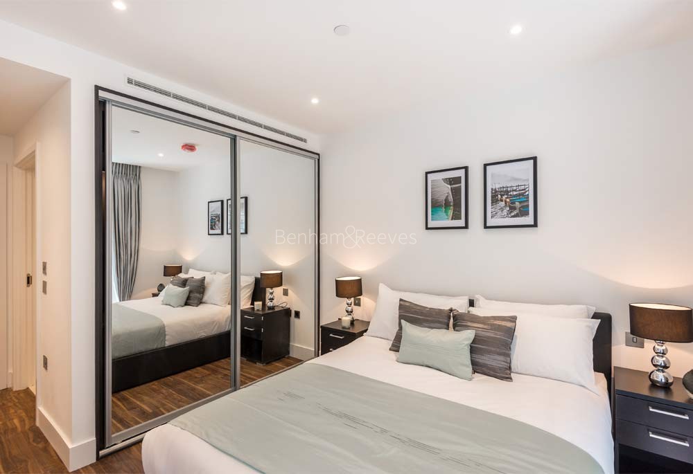 Bedroom view of Aldgate Place Image 1