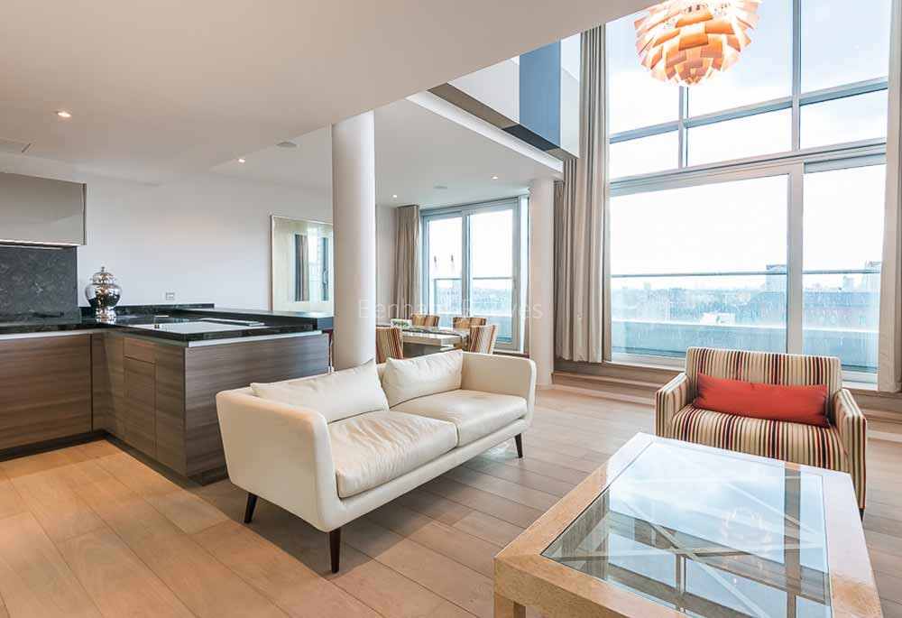 Kitchen view of Baltimore Tower Image 1