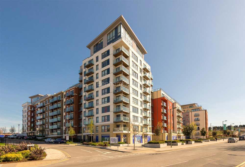 Exterior view of Beaufort Park Image 1