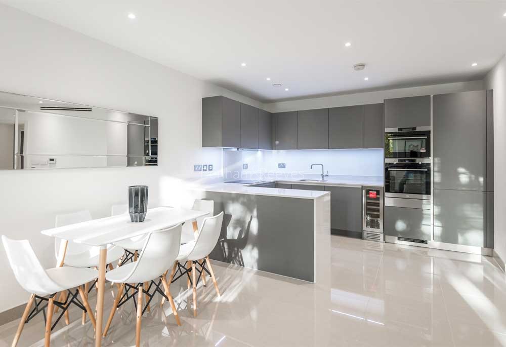 Kitchen view of Blackfriars Circus Image 1