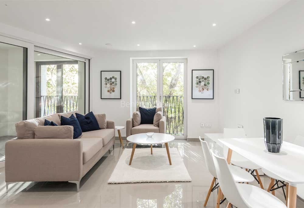 Reception view of Blackfriars Circus Image 2