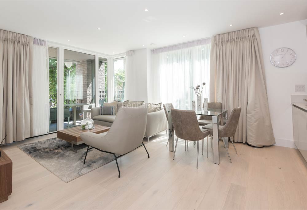 Reception view of Camden Courtyards Image 1