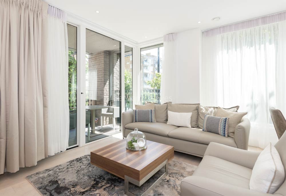 Reception view of Camden Courtyards Image 3