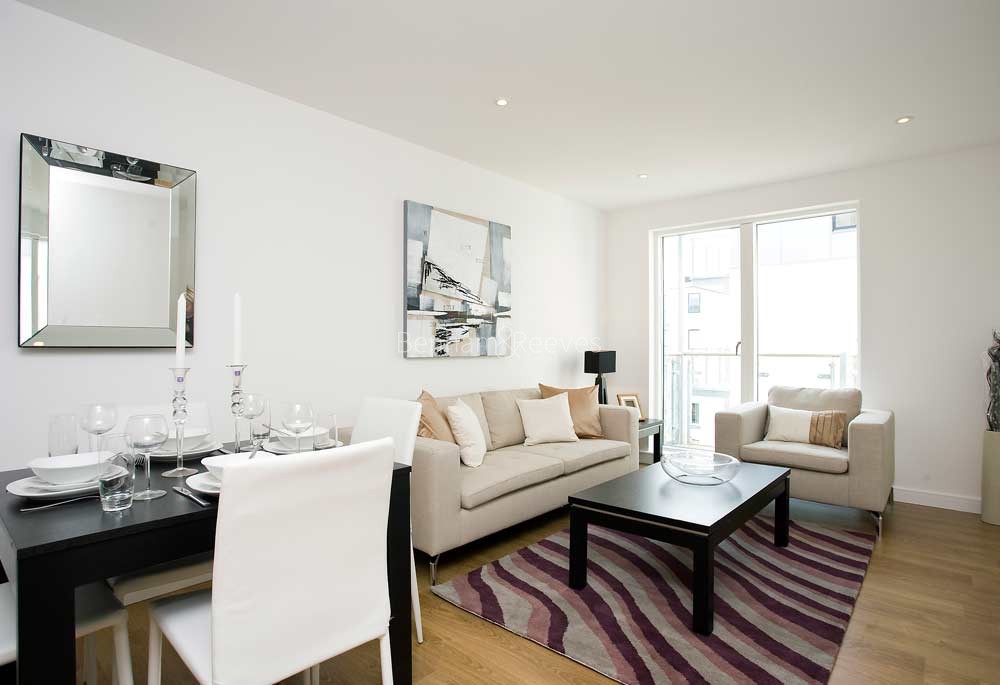 Reception view of Caspian Wharf Image 1