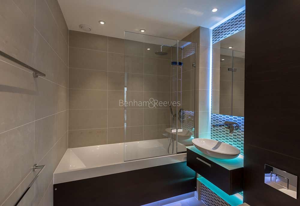 Bathroom view of Cityscape Image 1