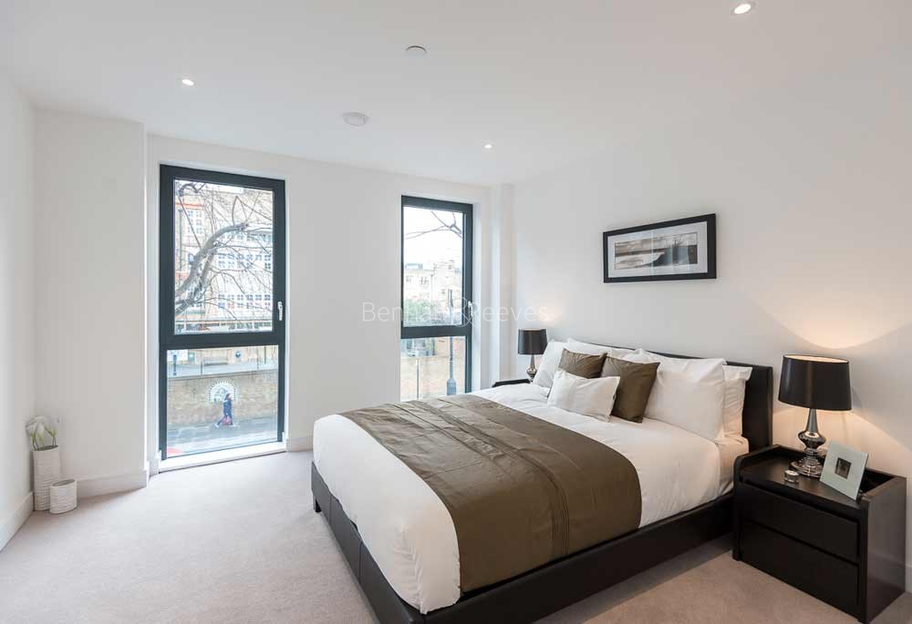 Bedroom view of Cityscape Image 1