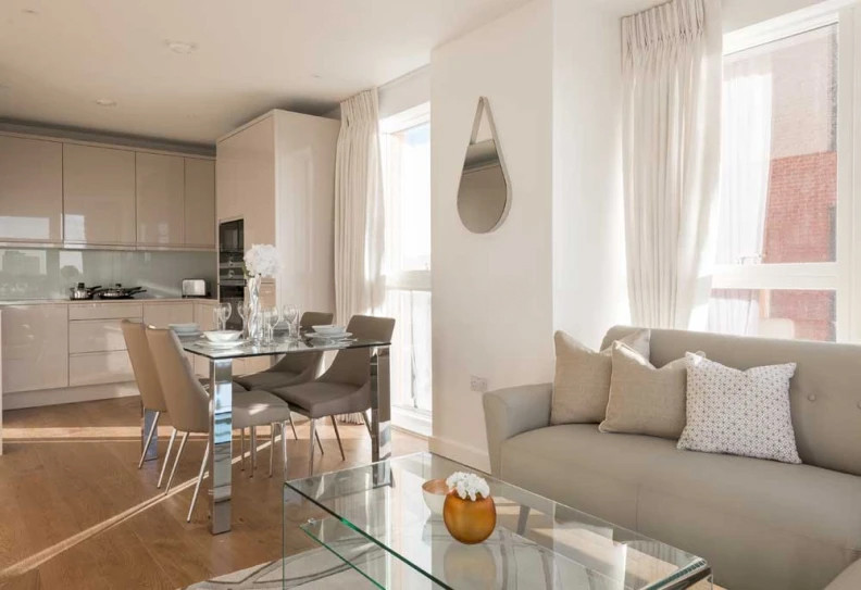 Reception view of Colindale Gardens Image 2