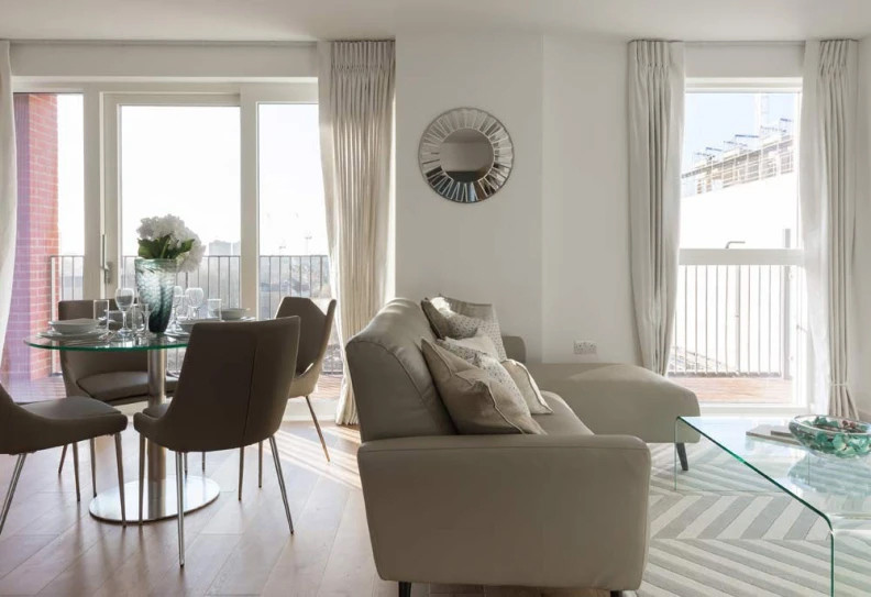 Reception view of Colindale Gardens Image 5