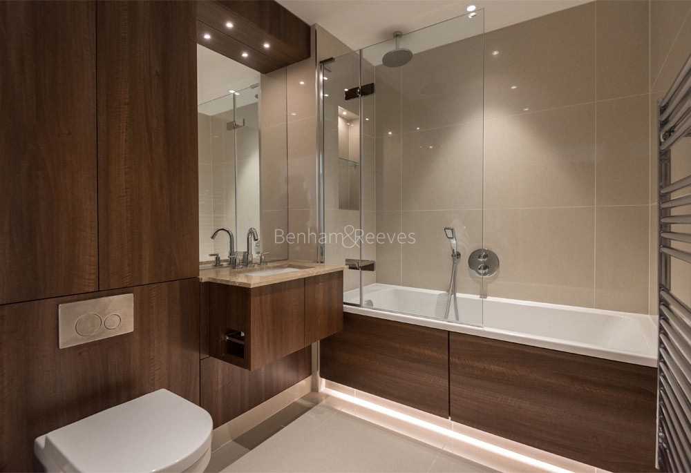 Bathroom view of Dickens Yard Image 1