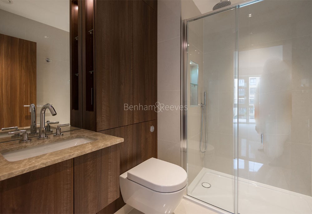 Bathroom view of Dickens Yard Image 3