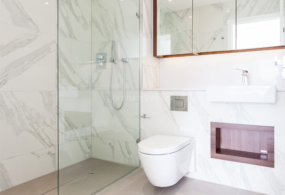 Bathroom view of Fulham Riverside Image 2