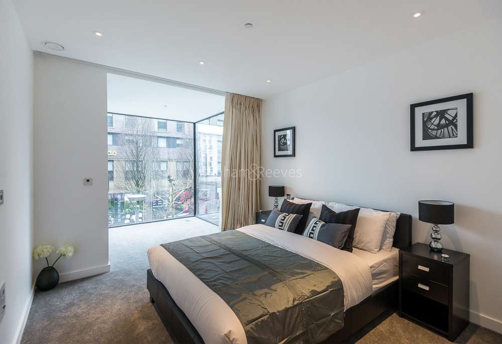 Bedroom view of Goodman's Fields Image 1