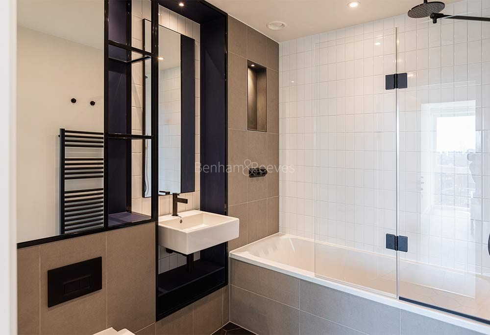 Bathroom view of Grand Union Image 1