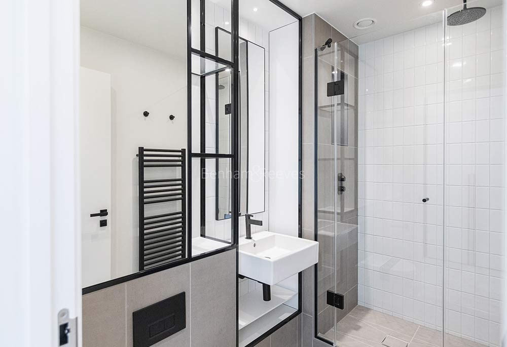 Bathroom view of Grand Union Image 3