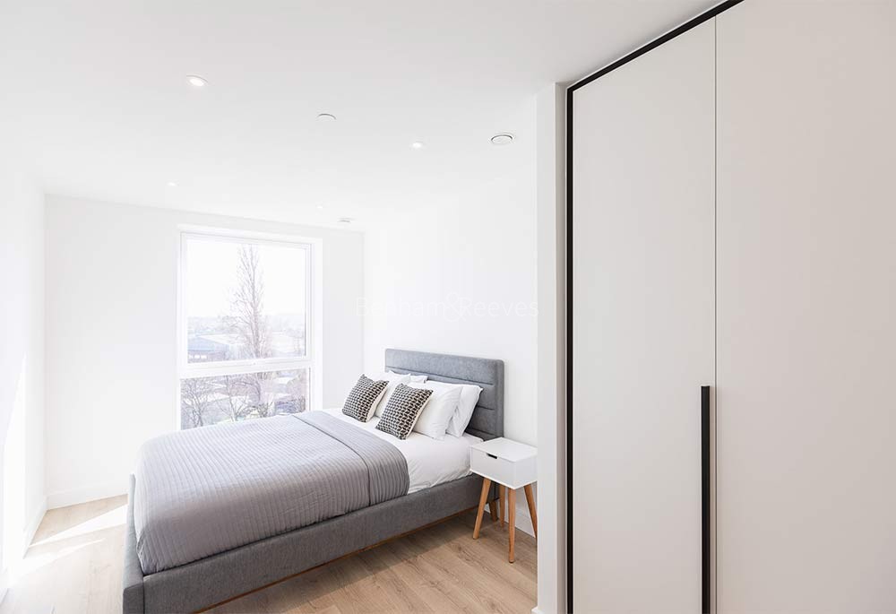 Bedroom view of Grand Union Image 1