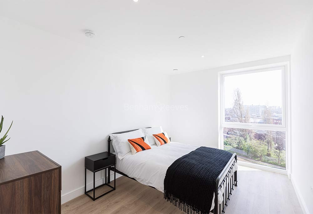 Bedroom view of Grand Union Image 2