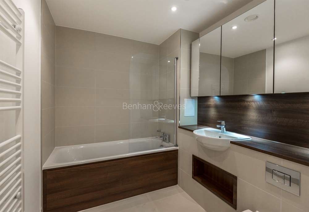 Bathroom view of Greenland Place Image 1