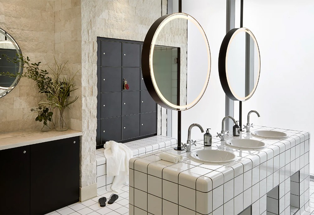 Bathroom view of Greenwich Peninsula Image 2