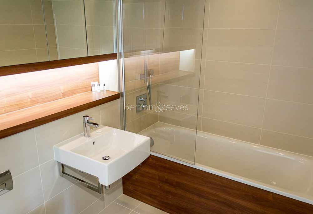 Bathroom view of Greenwich Square Image 1