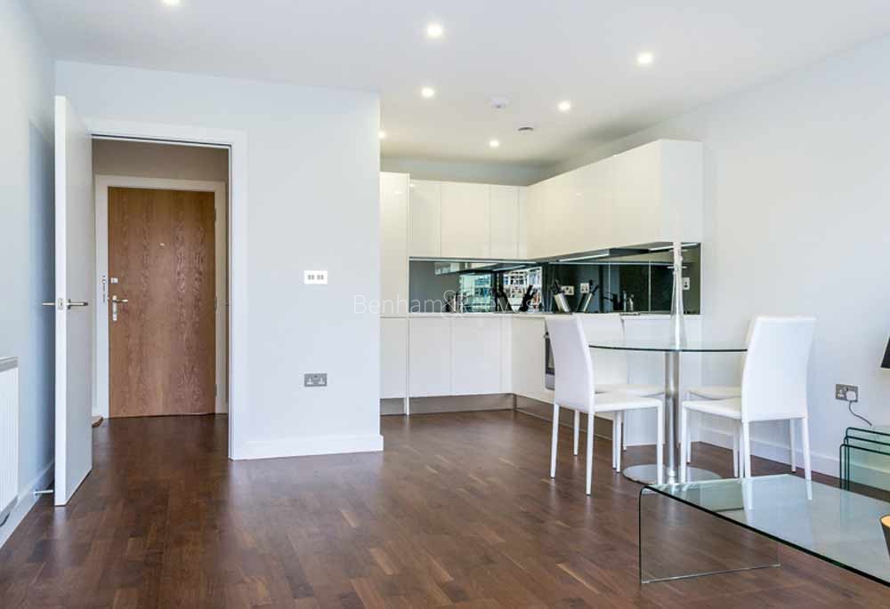 Kitchen view of Greenwich Square Image 1