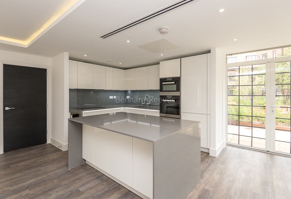 Kitchen view of Hampstead Reach Image 1