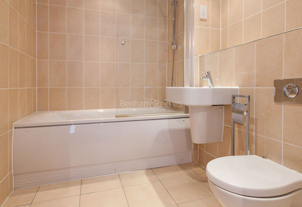 Bathroom view of Highbury Square Image 1