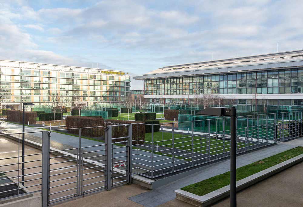 Exterior view of Highbury Square Image 1