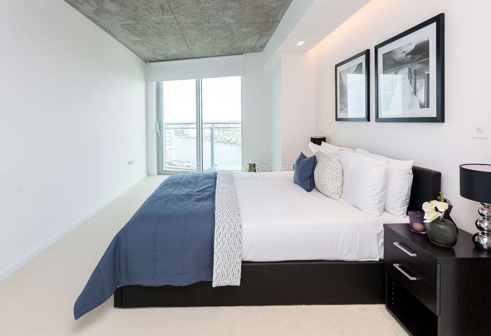 Bedroom view of Hoola Apartments Image 1