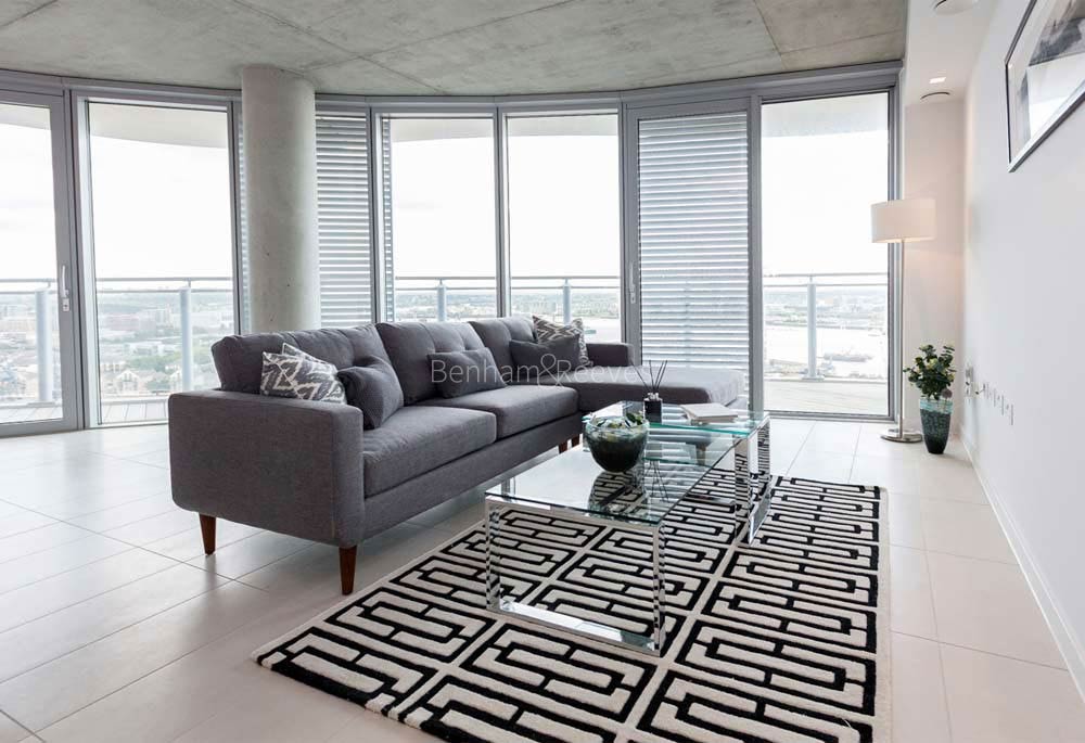 Reception view of Hoola Apartments Image 1