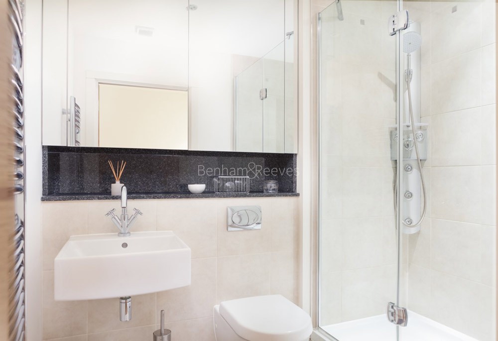 Bathroom view of Imperial Wharf Image 1