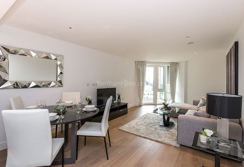 Reception view of Kew Bridge Image 1