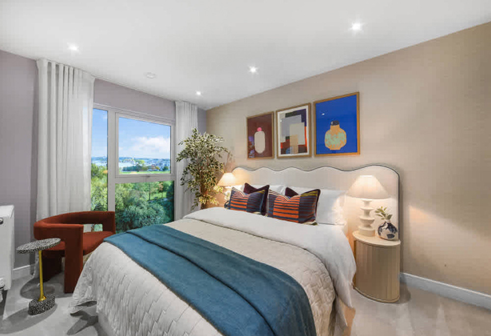 Bedroom view of King George's Gate Image 1