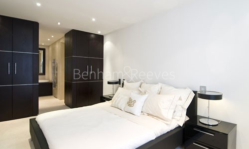 Bedroom view of Kings Chelsea Image 1