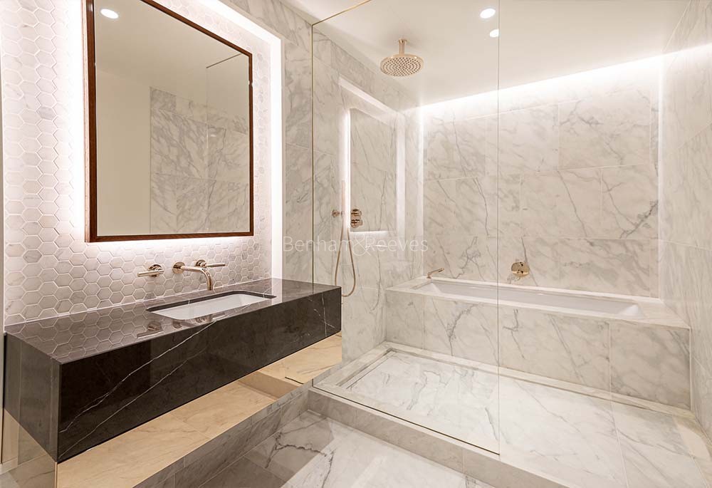 Bathroom view of Lancer Square Image 2