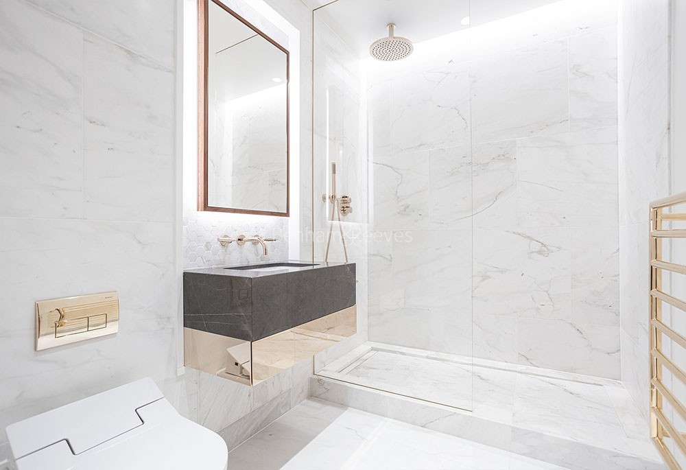 Bathroom view of Lancer Square Image 4