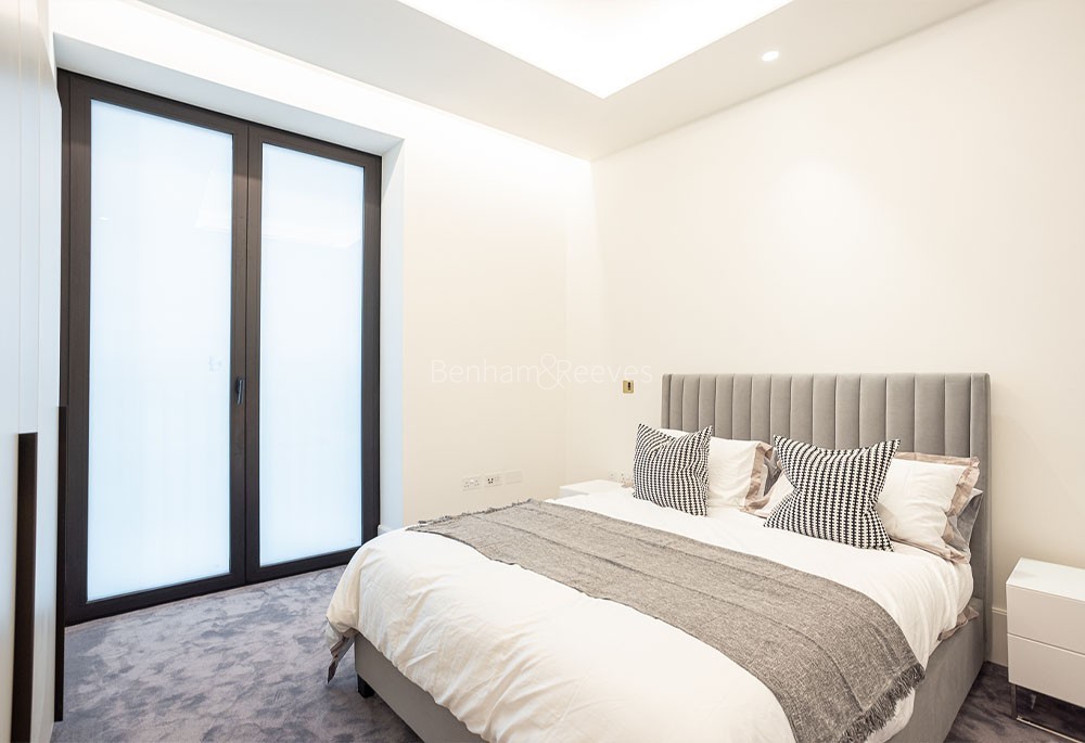 Bedroom view of Lancer Square Image 1