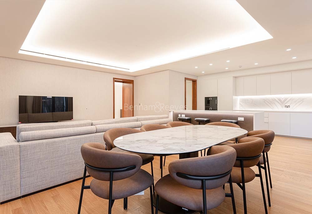 Reception view of Lancer Square Image 3