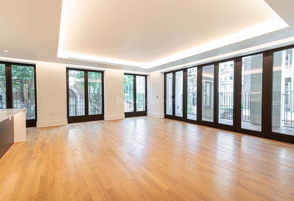 Reception view of Lancer Square Image 4