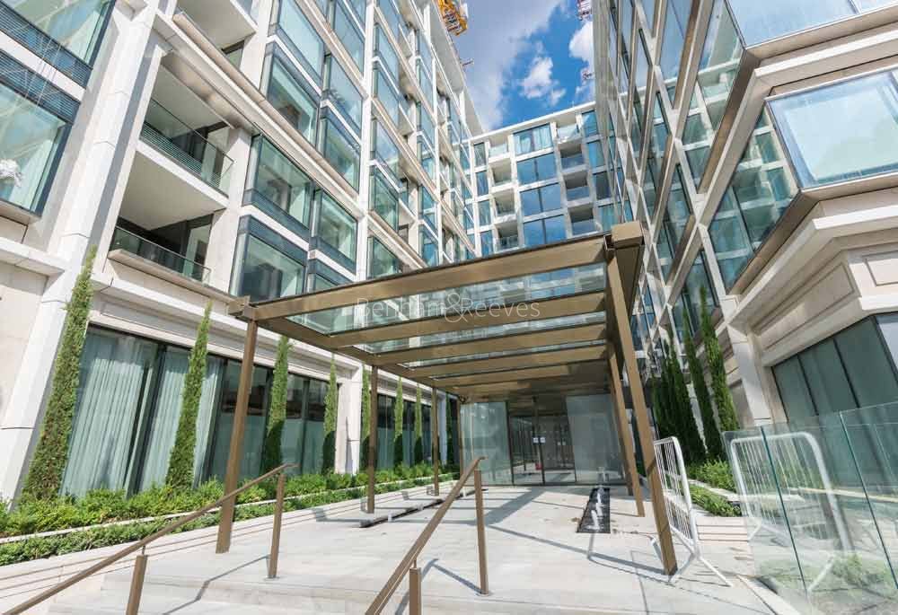 Exterior view of Landmark Place Image 1