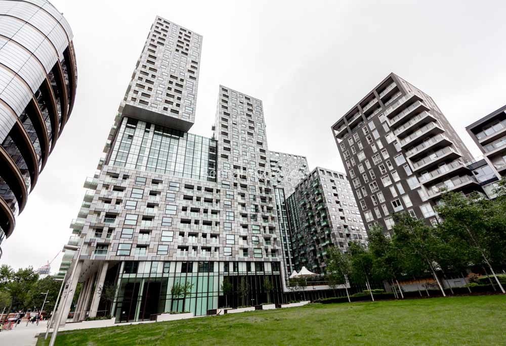 Exterior view of Lincoln Plaza Image 1