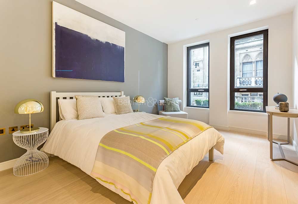 Bedroom view of Lincoln Square Image 1