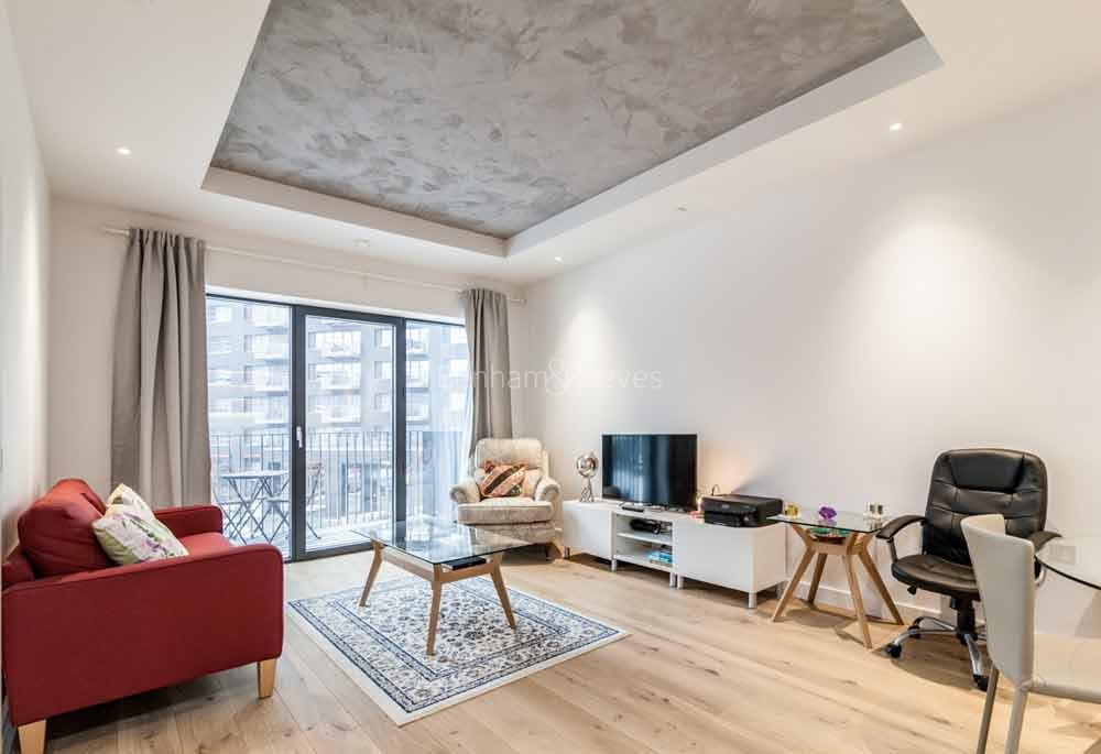 Reception view of London City Island Image 2