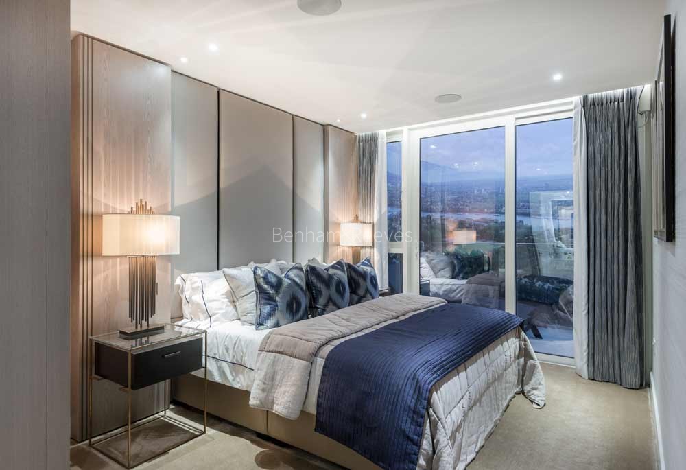 Bedroom view of London Dock Image 1