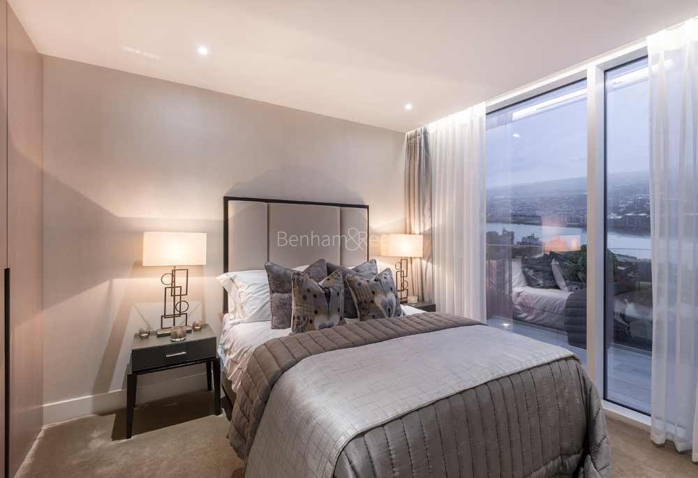 Bedroom view of London Dock Image 2