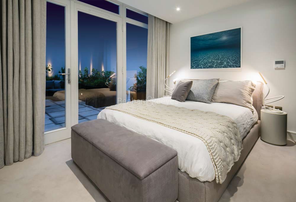 Bedroom view of Marine Wharf East Image 1