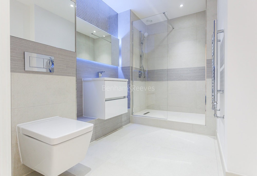 Bathroom view of Marine Wharf Image 1