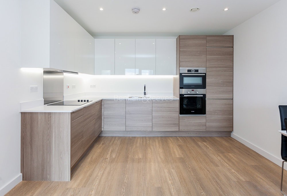 Kitchen view of Marine Wharf Image 1